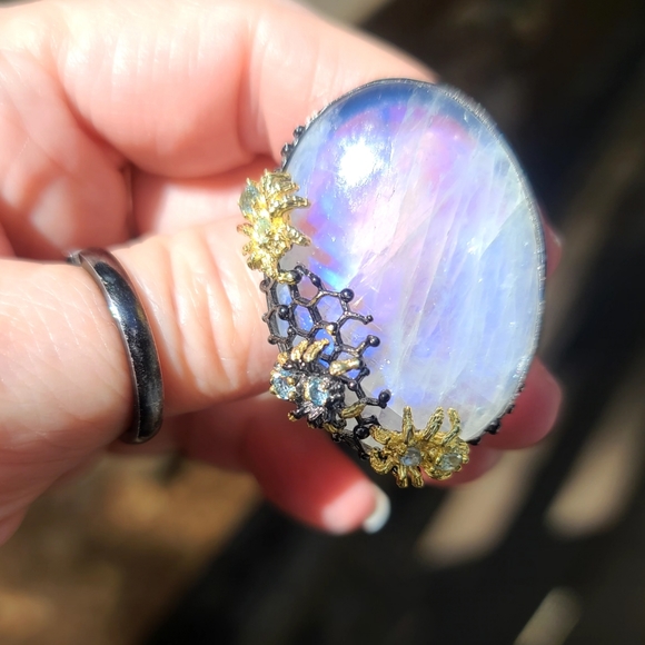 HUGE GORGEOUS Moonstone & Aquamarine brooch w/24k Gold Spiders - Picture 3 of 11